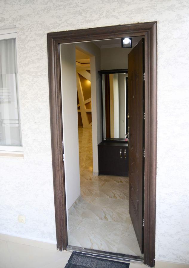 Gng Apartment Tbilisi Buitenkant foto