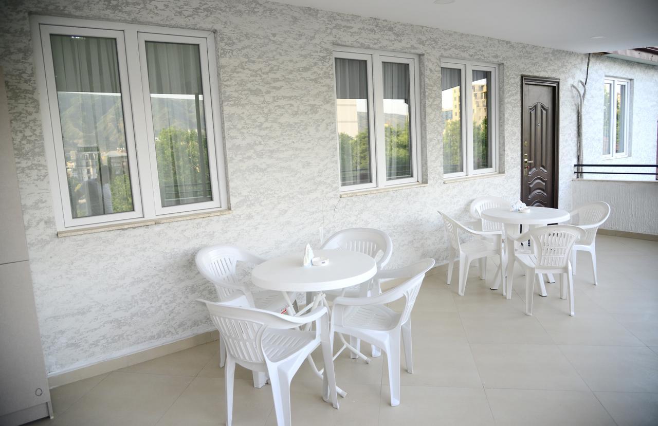 Gng Apartment Tbilisi Buitenkant foto