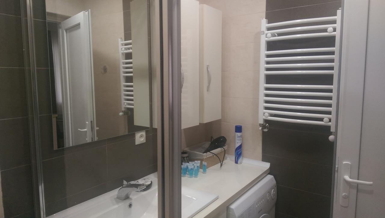 Gng Apartment Tbilisi Buitenkant foto